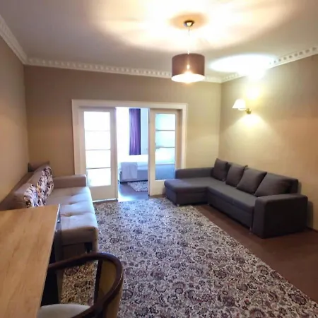 Piata Sfatului Гостьовий будинок 3*