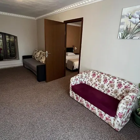 Piata Sfatului Гостьовий будинок 3*