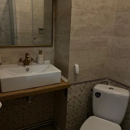 Piata Sfatului Гостьовий будинок Брашов