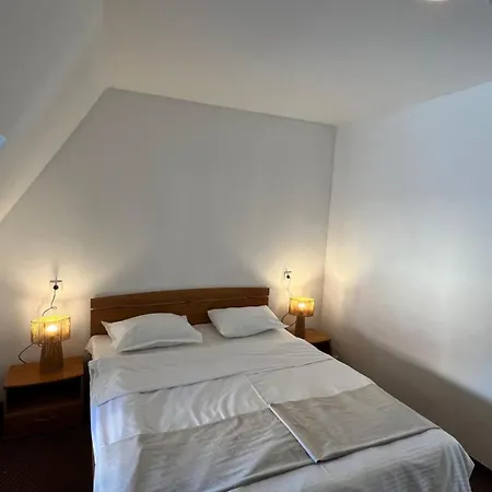 Гостьовий будинок Piata Sfatului Брашов