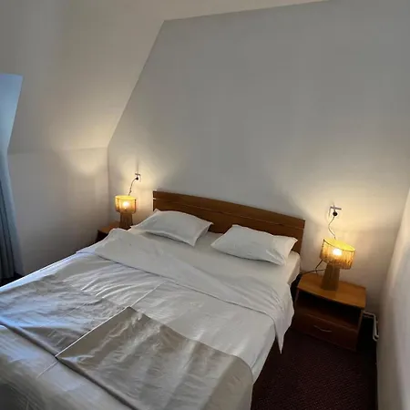 Piata Sfatului 3* Брашов