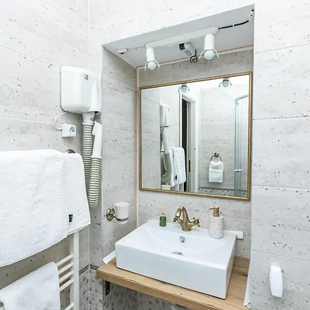 Piata Sfatului Pensiune 3*