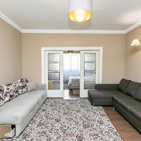 Piata Sfatului Гостьовий будинок 3*