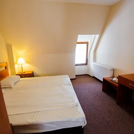 Piata Sfatului Casa de hóspedes 3*