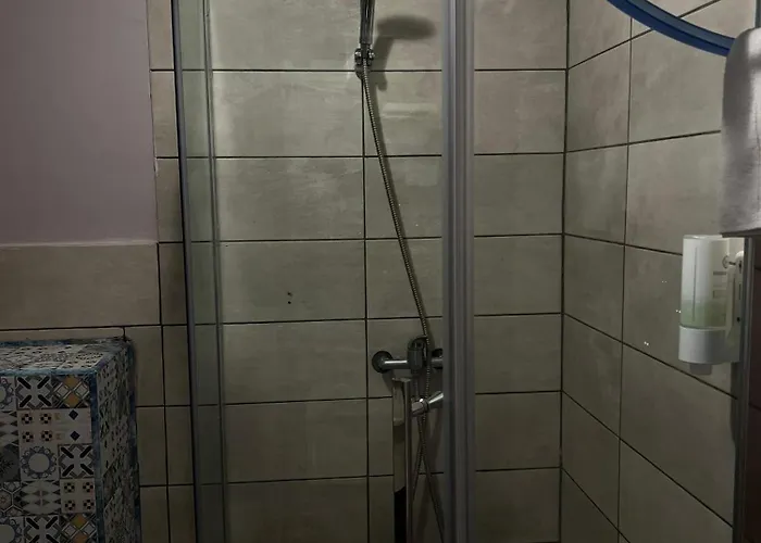 Πανσιόν Piata Sfatului 3*