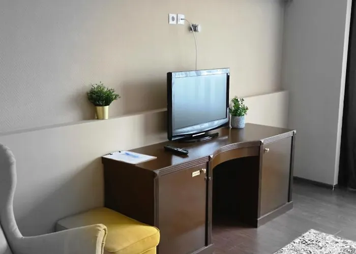 Piata Sfatului 3* Μπρασόβ