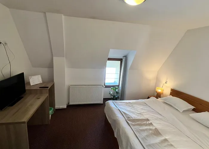 Piata Sfatului Penzion 3*