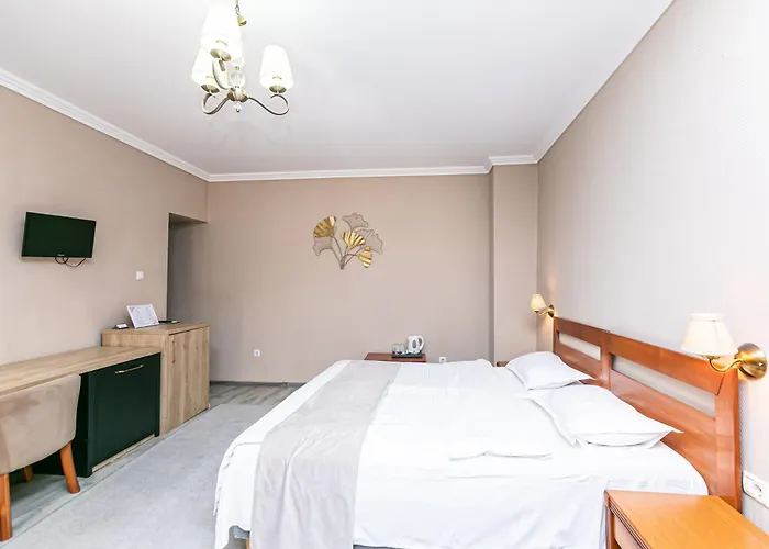 Piata Sfatului Гостьовий будинок Брашов