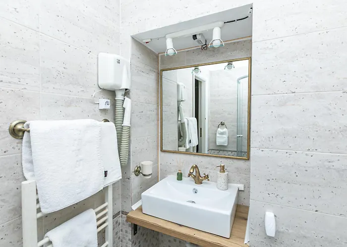 Piata Sfatului Гостьовий будинок 3*