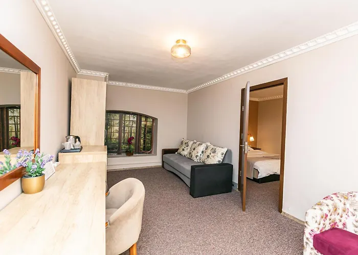 Piata Sfatului Гостьовий будинок Брашов