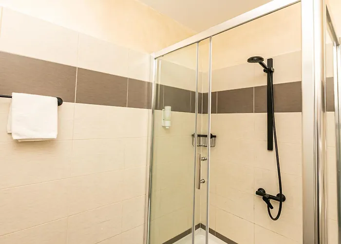 Piata Sfatului Гостьовий будинок Брашов